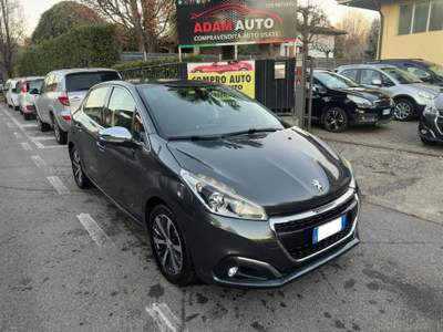 Peugeot 208 1° serie PureTech 82 5 porte Active Grigio usata Bregnano