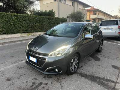 Peugeot 208 1° serie PureTech 82 5 porte Active Grigio usata Bregnano