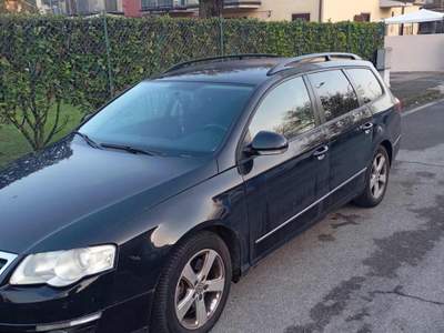 Volkswagen Passat 2.0 16V TDI Var. DSG Business Nero usata Bregnano