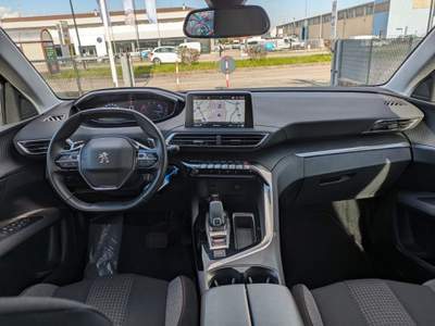 Peugeot 3008 BlueHDi 130 EAT8 S&S Nero usata Limena