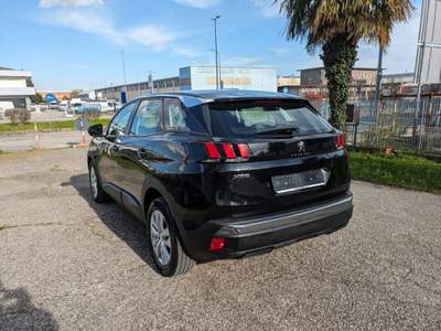 Peugeot 3008 BlueHDi 130 EAT8 S&S Nero usata Limena