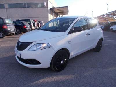 Lancia Ypsilon 1.2 69 CV 5p. Elefantino Blu Bianco usata Terni