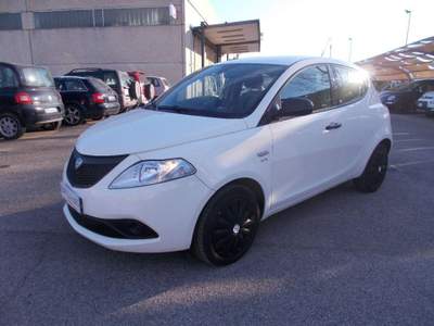 Lancia Ypsilon 1.2 69 CV 5p. Elefantino Blu Bianco usata Terni