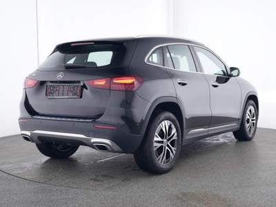Mercedes-Benz GLA Progressive Line Advanced Plus Nero usata Magenta
