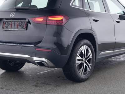 Mercedes-Benz GLA Progressive Line Advanced Plus Nero usata Magenta