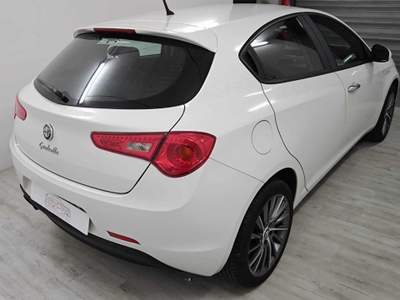 Alfa Romeo Giulietta 1.4 Turbo 105 CV Progression Bianco usata Gerenzano