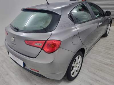Alfa Romeo Giulietta 1.6 JTDm-2 105 CV Distinctive Grigio usata Gerenzano