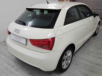 Audi A1 1.6 TDI Attraction Bianco usata Gerenzano