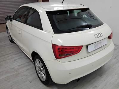 Audi A1 1.6 TDI Attraction Bianco usata Gerenzano