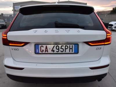 Volvo V60 D3 Geartronic Business *Navi,Sensori,LED* Bianco usata San Vito dei Normanni