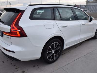 Volvo V60 D3 Geartronic Business *Navi,Sensori,LED* Bianco usata San Vito dei Normanni