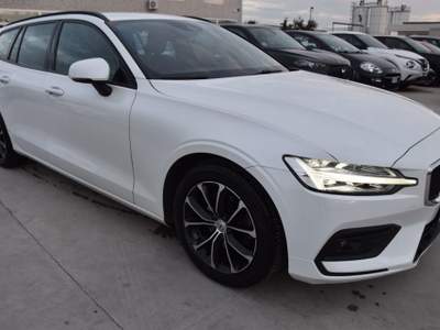 Volvo V60 D3 Geartronic Business *Navi,Sensori,LED* Bianco usata San Vito dei Normanni