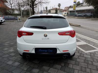 Alfa Romeo Giulietta 2.0 JTDm-2 140 CV Distinctive Bianco usata Piombino Dese
