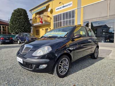 Lancia Ypsilon 1.3 MJT 69 Cv Platino Nero usata BUSCA