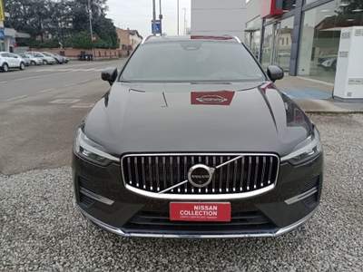 Volvo XC60 B5 AWD automatico Ultimate Bright Grigio usata San Martino Siccomario