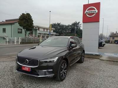 Volvo XC60 B5 AWD automatico Ultimate Bright Grigio usata San Martino Siccomario