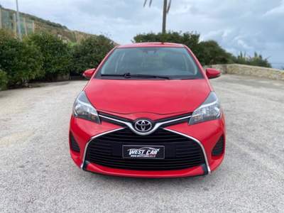 Toyota Yaris 1.0 5 porte Cool Rosso usata Valderice