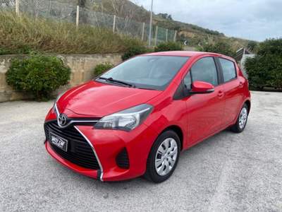 Toyota Yaris 1.0 5 porte Cool Rosso usata Valderice