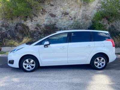 Peugeot 5008 1.6 HDi 115CV Allure Bianco usata Valderice