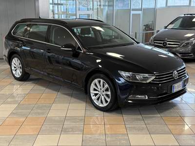 Volkswagen Passat 2.0 TDI DSG Business BlueMotion Tech Nero usata Stradella