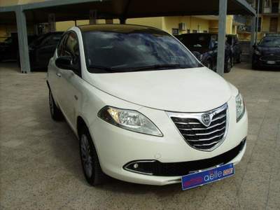 Lancia Ypsilon 0.9 TwinAir 85 CV 5 porte Metano Ecochic Gold Bianco usata Giarre