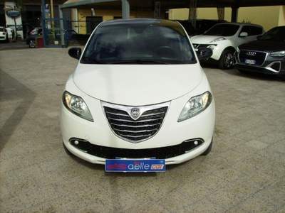 Lancia Ypsilon 0.9 TwinAir 85 CV 5 porte Metano Ecochic Gold Bianco usata Giarre