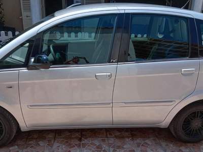 Lancia Musa 1.3 Mjt 95 CV Gold Argento usata Marsala