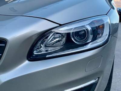 Volvo V60 D4 Geartronic R-design Momentum Grigio usata Pisogne