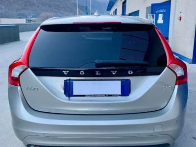 Volvo V60 D4 Geartronic R-design Momentum Grigio usata Pisogne