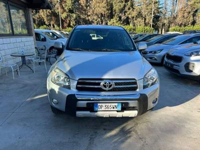 Toyota RAV4 Crossover 2.2 D-Cat 177 CV Luxury Argento usata Caltagirone