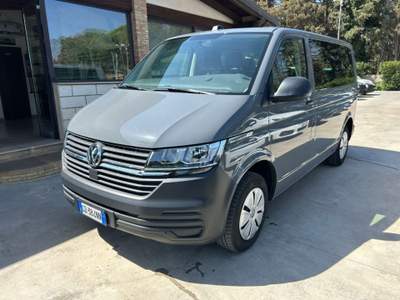 Volkswagen Caravelle 2.0 TDI 110CV T.Line 9 P.ti Grigio usata Caltagirone