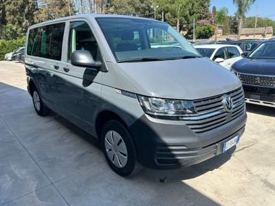 Volkswagen Caravelle 2.0 TDI 110CV T.Line 9 P.ti Grigio usata Caltagirone