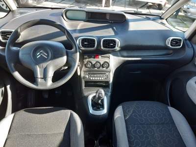 Citroen C3 Picasso 1.4 VTi 95 Attraction Nero usata Pompei