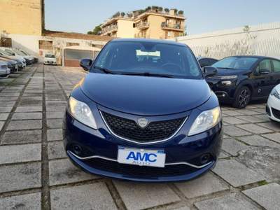Lancia Ypsilon 1.2 69 CV 5 porte Silver Blu/Azzurro usata Pompei