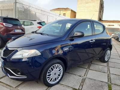 Lancia Ypsilon 1.2 69 CV 5 porte Silver Blu/Azzurro usata Pompei