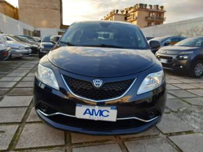 Lancia Ypsilon 1.2 69 CV 5 porte Gold Blu/Azzurro usata Pompei