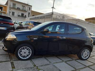 Lancia Ypsilon 1.2 69 CV 5 porte Gold Blu/Azzurro usata Pompei