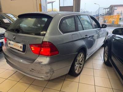 BMW Serie 3 320d X dRIVE cat Touring Attiva  UNICO PROPRIETARIO Argento usata COLOGNO MONZESE