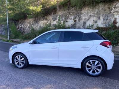 Hyundai i20 1.1 CRDi 12V 5 porte Comfort NEOPATENTATI Bianco usata Valderice