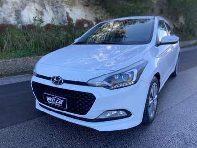 Hyundai i20 1.1 CRDi 12V 5 porte Comfort NEOPATENTATI Bianco usata Valderice