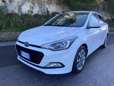 Hyundai i20 1.1 CRDi 12V 5 porte Comfort NEOPATENTATI Bianco usata Valderice