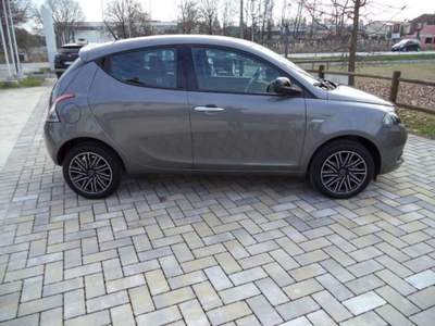 Lancia Ypsilon 1.0 FireFly 5 porte S&S Hybrid Gold Grigio usata Preganziol