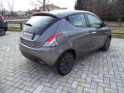 Lancia Ypsilon 1.0 FireFly 5 porte S&S Hybrid Gold Grigio usata Preganziol