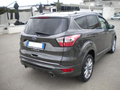 Ford Kuga 2.0 TDCI 180 CV S&S 4WD Powershift Vignale Grigio usata NAPOLI
