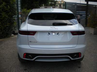 Jaguar E-Pace 2.0D 180 CV AWD aut. R-Dynamic HSE Bianco usata NAPOLI