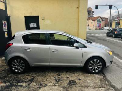 Opel Corsa 1.2 5 porte Club Argento usata Collegno
