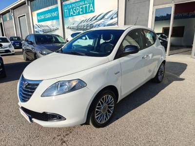 Lancia Ypsilon 1.2 69 CV 5 porte GPL Gold Bianco usata San Nicola Manfredi