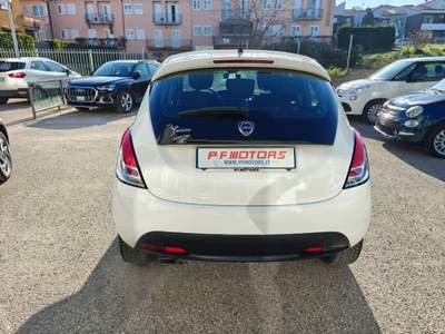 Lancia Ypsilon 1.2 69 CV 5 porte GPL Gold Bianco usata San Nicola Manfredi