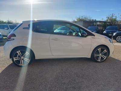 Peugeot 208 BlueHDi 100 3 porte GT Line Bianco usata Sassari