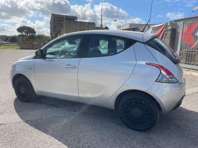 Lancia Ypsilon 1.0  5 porte Argento usata Sassari